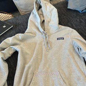 patagonia gray hoodie size medium
